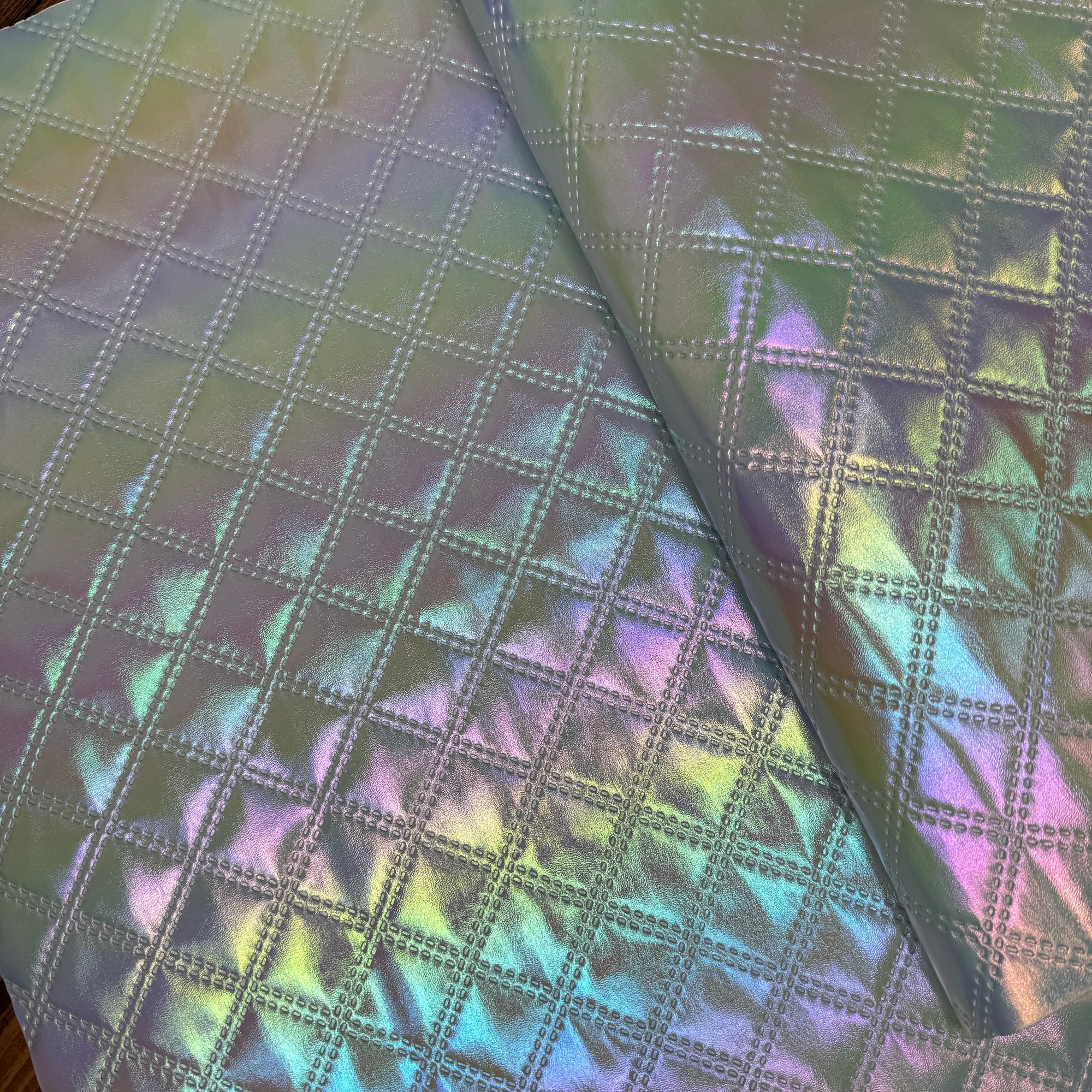 Iridescent Crosshatch Vinyl Magic Mint 18"x 53" - SOLD PER ROLL