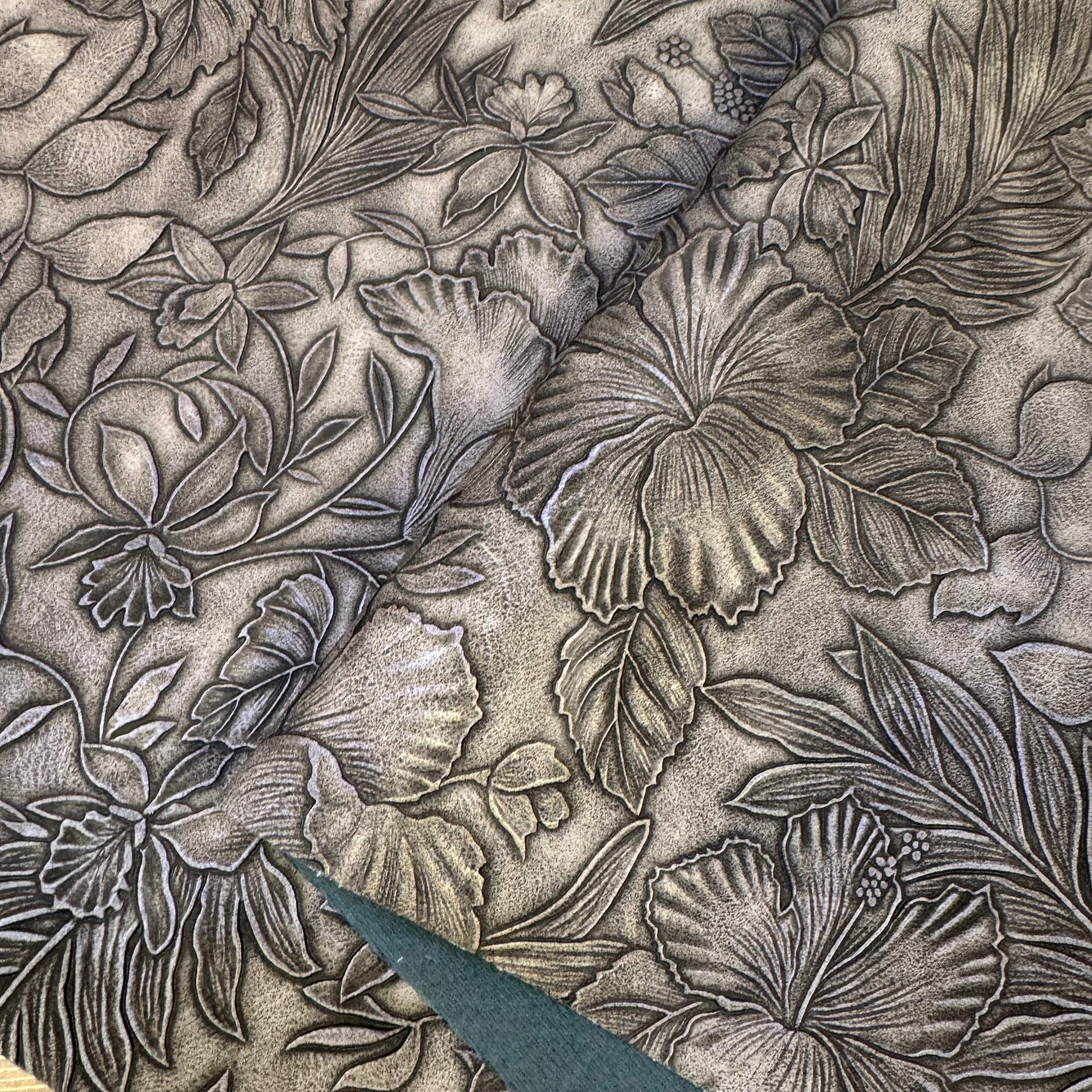 Vintage Embossed Floral Vinyl Oyster 18"x 53" - SOLD PER ROLL
