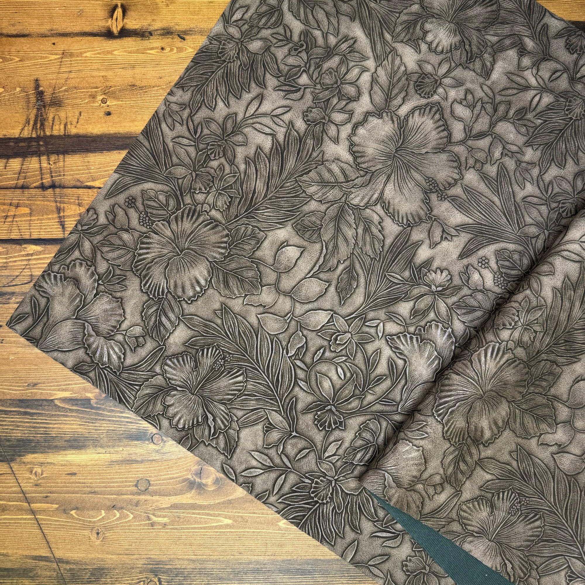 Vintage Embossed Floral Vinyl Oyster 18"x 53" - SOLD PER ROLL