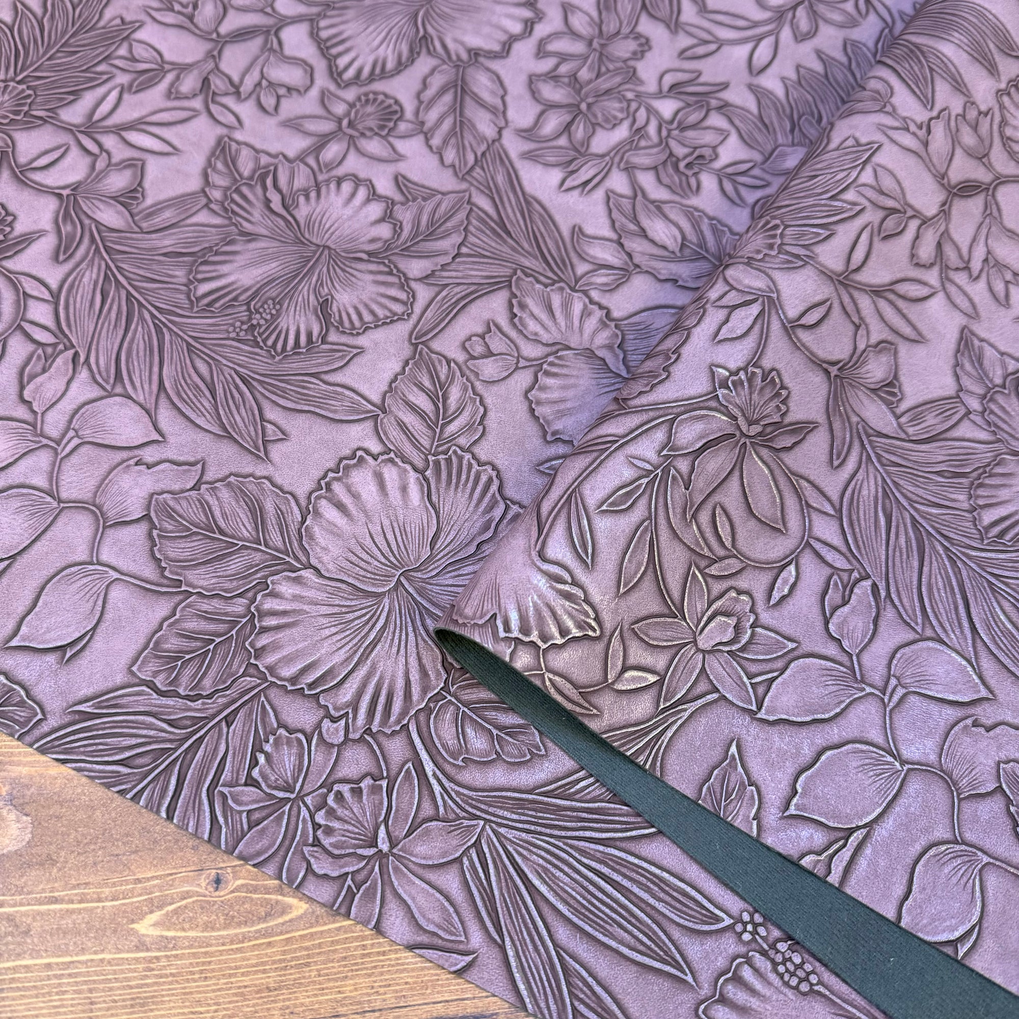 Vintage Embossed Floral Vinyl Wisteria 18"x 53" - SOLD PER ROLL