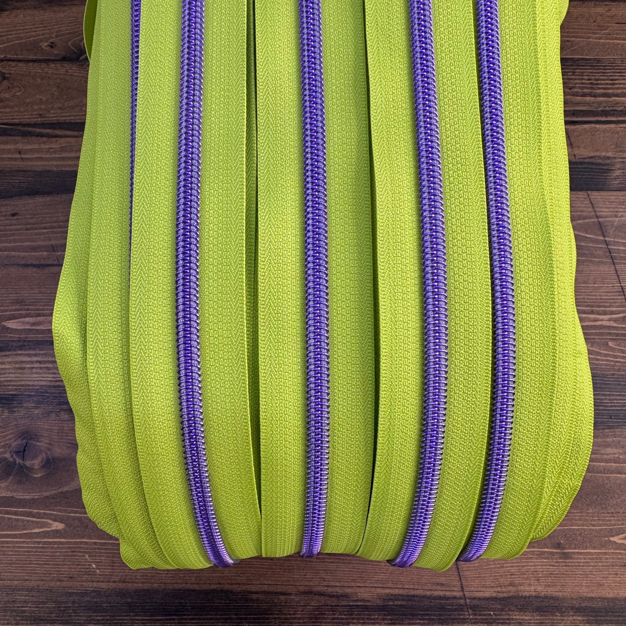 Donut Pull Zipper Pack - Lime Zipper Tape with Violet Teeth