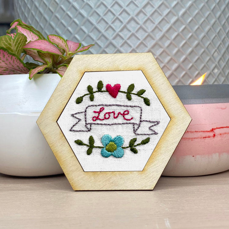 Hexi Love - Mini Stitchery Kit Hexi Love - Mini Stitchery Kit