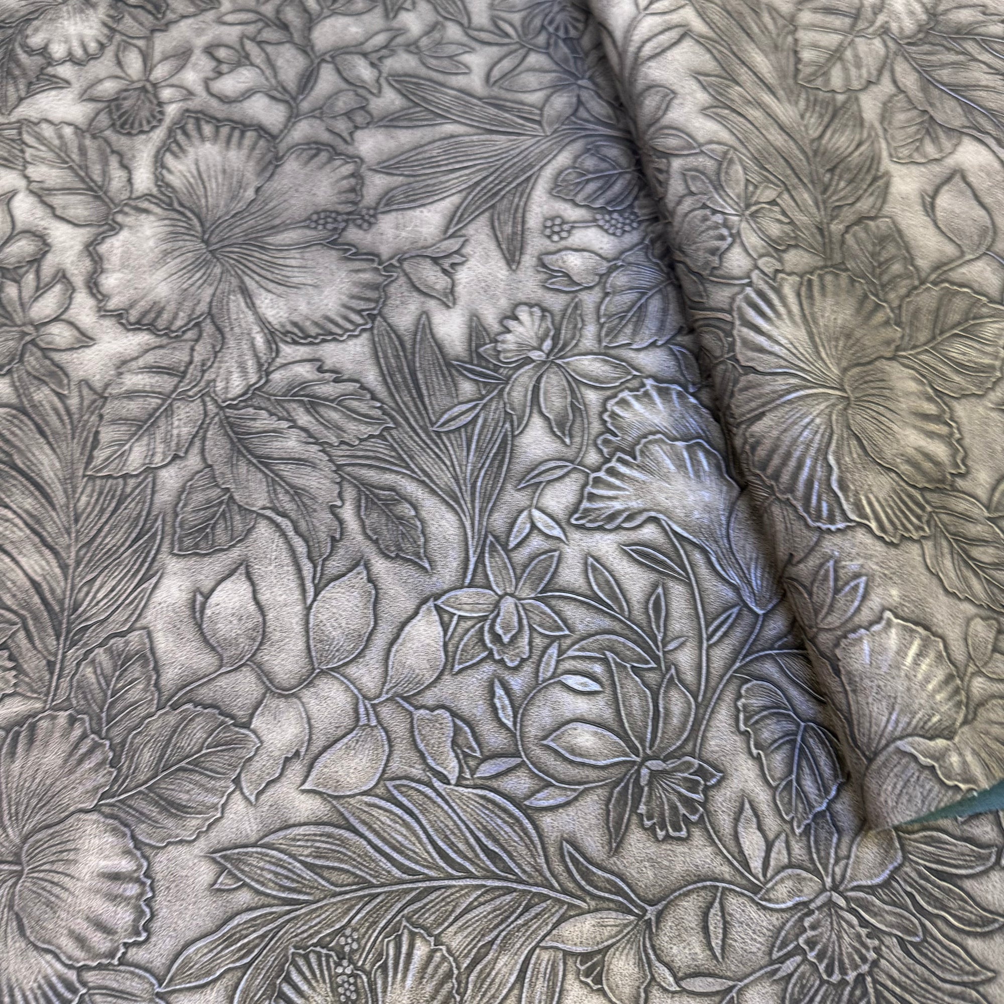 Vintage Embossed Floral Vinyl Oyster 18"x 53" - SOLD PER ROLL