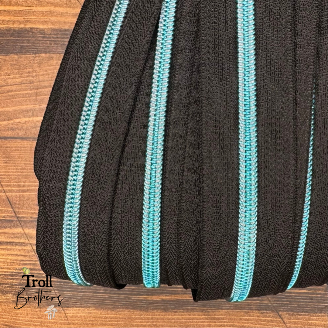 Donut Pull Zipper Pack - Black Zipper Tape with Crystal Blue Teeth