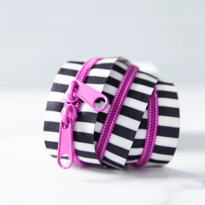 30" Zipper Black & White Stripe - Petunia