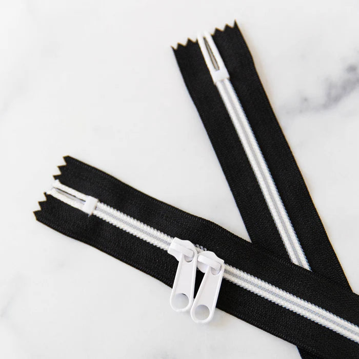 30" Zipper - Double Pull in Black and White