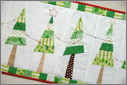 Yuletide Table Runner Pattern