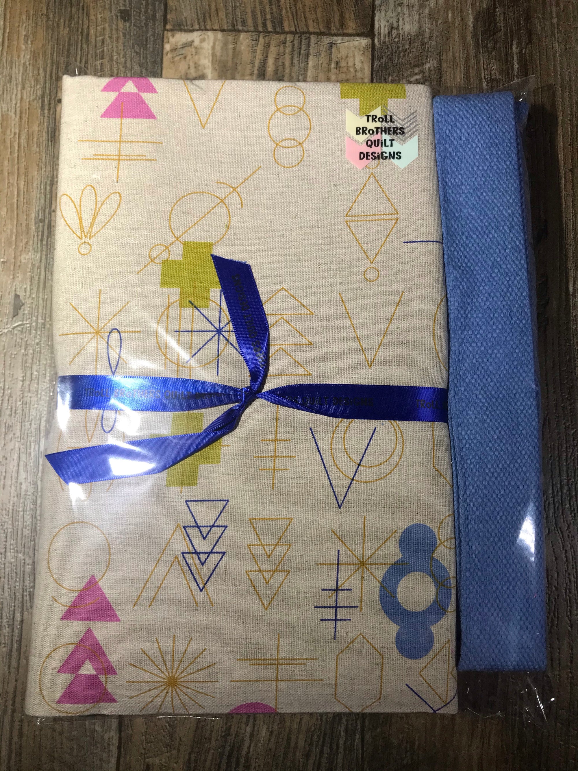 Poolside Tote Kit - Symbolic/Handiwork - Light blue Webbing