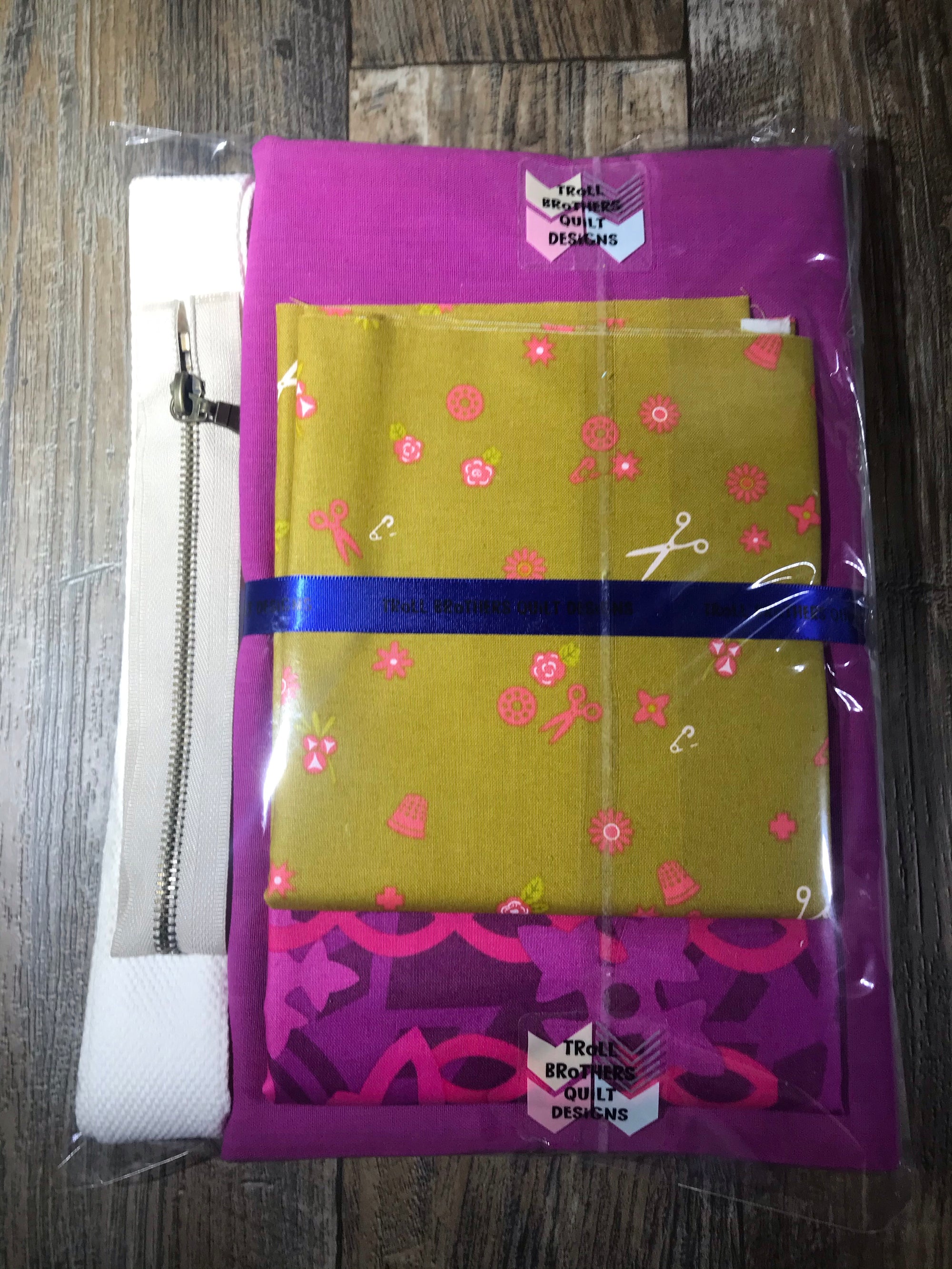 Poolside Tote Kit - Dalhia/Ex Liberis