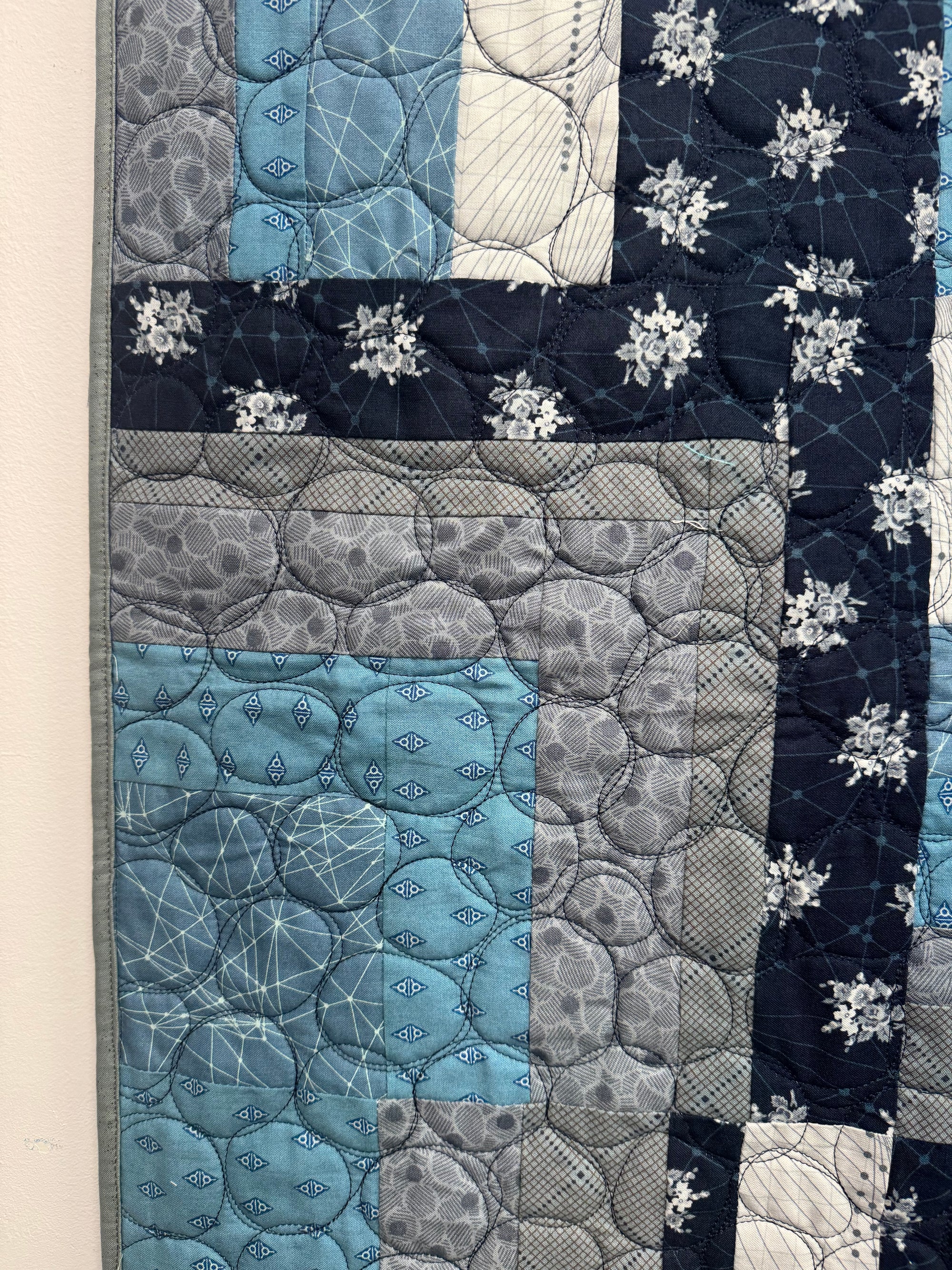 Log Cabin Toss in Deep Ocean Colourway Log Cabin Toss in Deep Ocean Colourway
