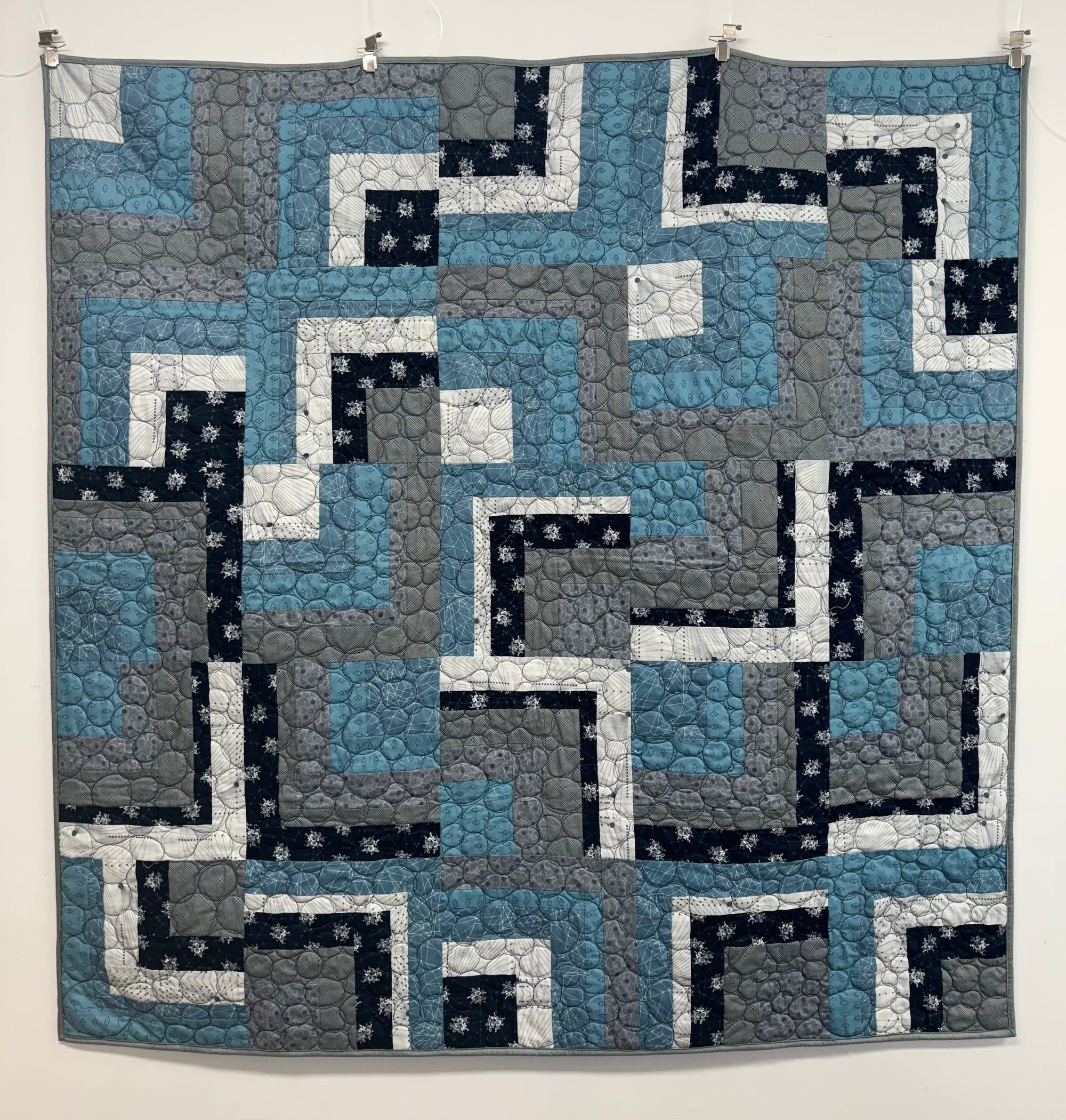 Log Cabin Toss in Deep Ocean Colourway Log Cabin Toss in Deep Ocean Colourway