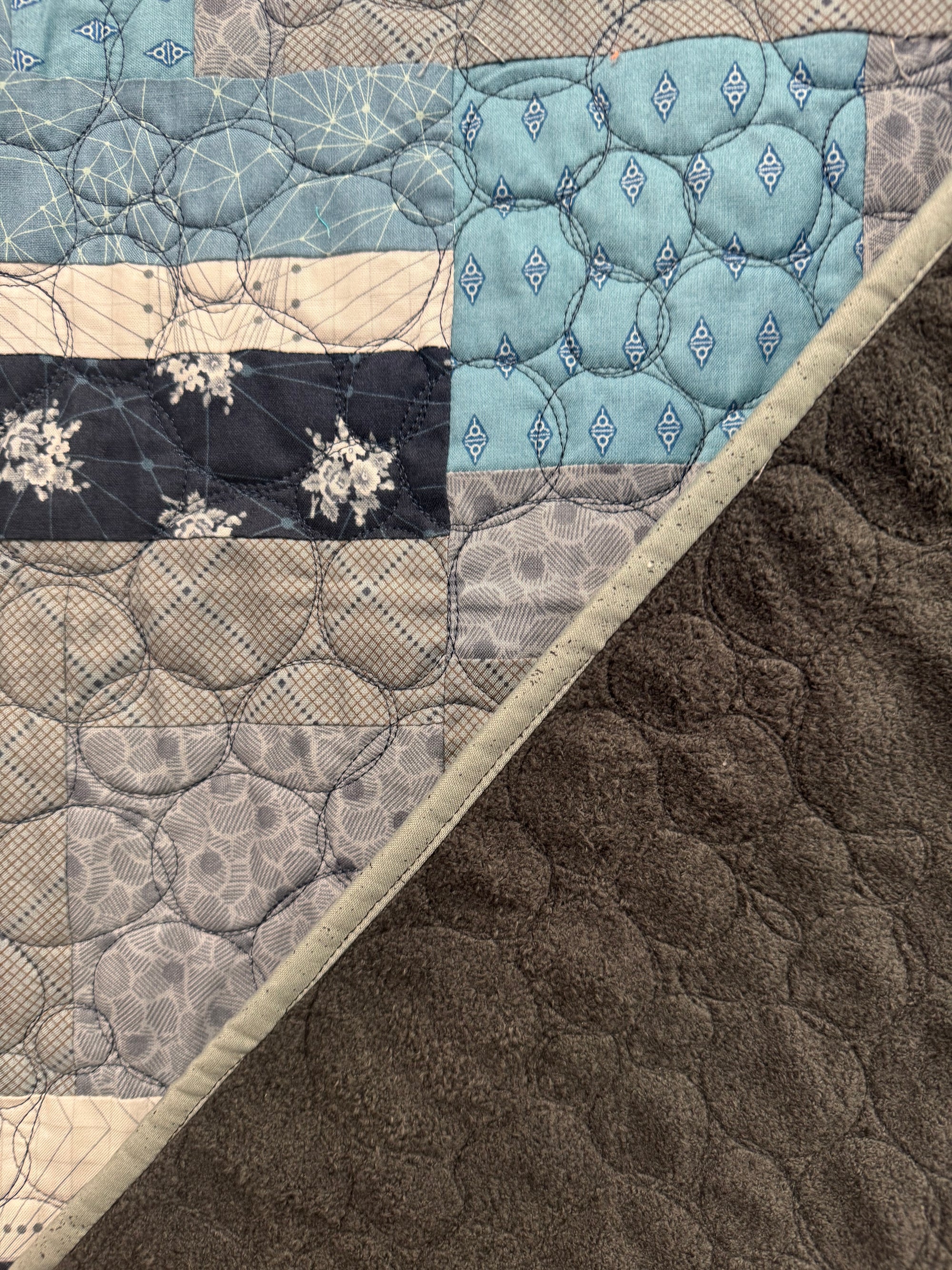 Log Cabin Toss in Deep Ocean Colourway Log Cabin Toss in Deep Ocean Colourway