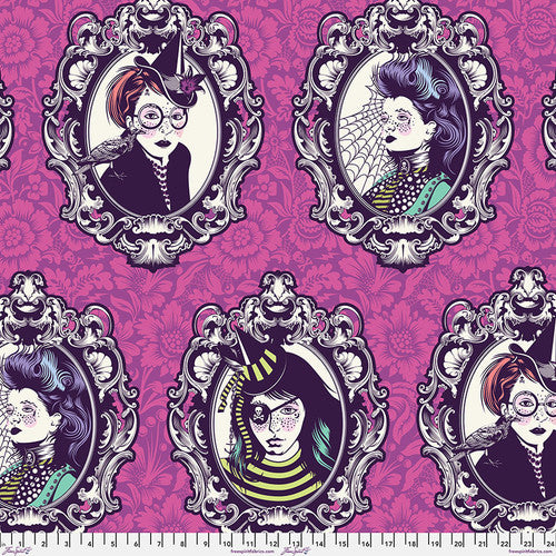 Nightshade Deja Vu Coven Oleander - Tula Pink - PER LINEAR STRIP OF CAMEOS Nightshade Deja Vu Coven Oleander - Tula Pink - PER LINEAR STRIP OF CAMEOS