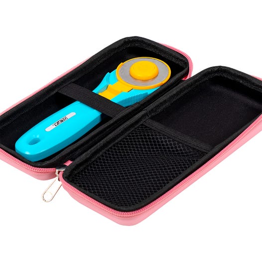 &quot;I love Quilting&quot; Rotary Cutter Case - Pink